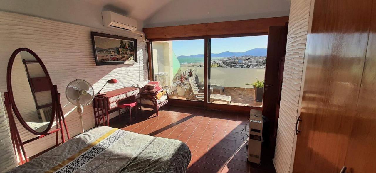 Port Cipriano Sur Les Toits , Vue Panoramique Sur La Mer 圣西普里安 外观 照片